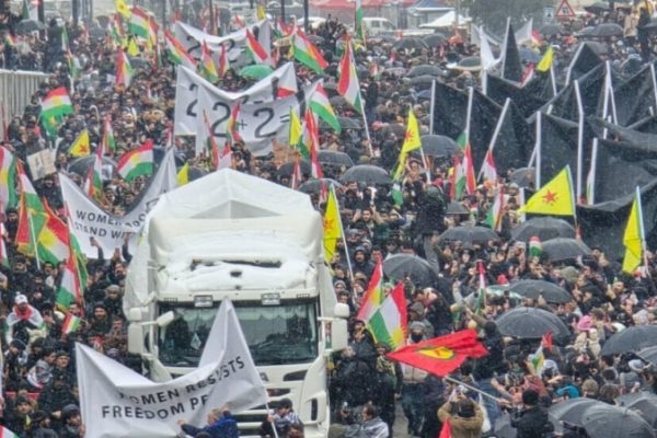 Тысячи жителей Южного Курдистана вышли на улицы в поддержку Рожавы
