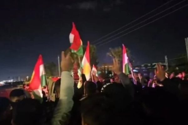 В Эрбиле и Сулеймании начались протесты у посольства США против атак на курдов Рожавы