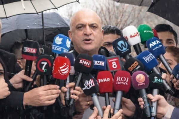 Жители Сулеймании подали жалобу на имама, проявившего неуважение к женщинам-бойцам