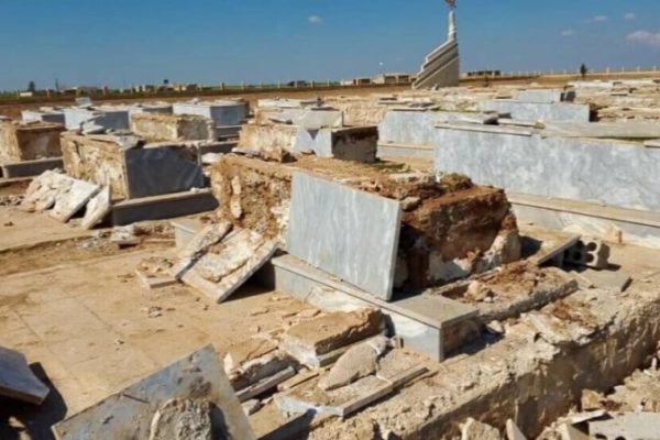 Боевики разрушили кладбище павших героев в Тель Хамише