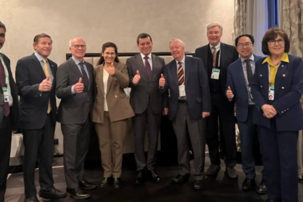 Делегация из Рожавы провела встречу с группой сенаторов США во главе с Линдси Грэмом