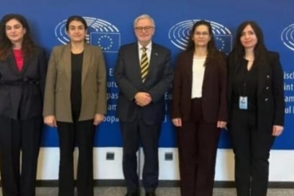 Ильхам Ахмед и Рохилат Африн провели встречи с европейскими политиками в ЕС