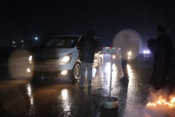 Народ Рожавы продолжает круглосуточное дежурство, несмотря на проливные дожди