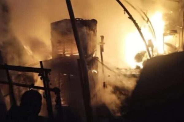 Пожар в лагере для беженцев из Шенгала