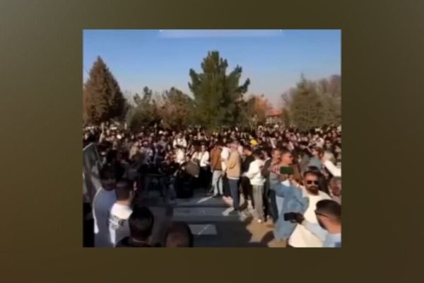 Продолжаются протесты в Иране и Восточном Курдистане