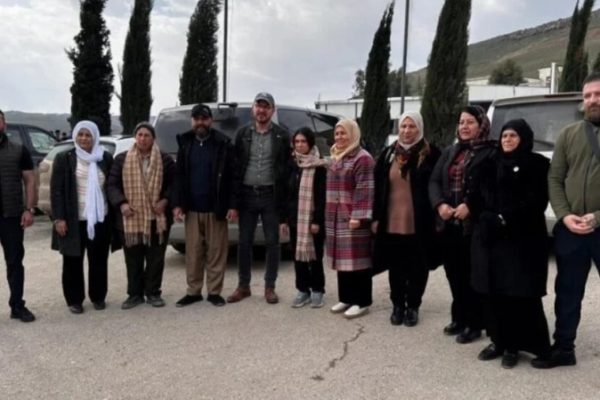 В Рожаву прибыли 4 грузовика с гуманитарной помощью