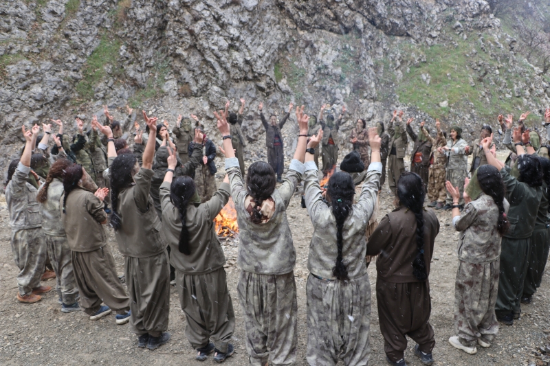 Партизанки ССЖ «Стар» празднуют 8 марта в зонах обороны Мидии