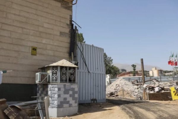 Тревожные условия содержания женщин-заключенных после обстрела тюрьмы Эвин