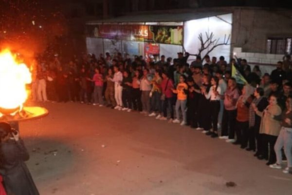 В Шейх Максуде и Ашрафии в Алеппо зажгли огонь Науроза