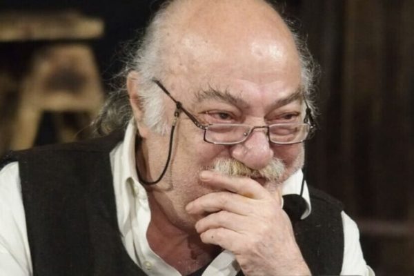 Эртен: люди искусства должны бороться за демократию