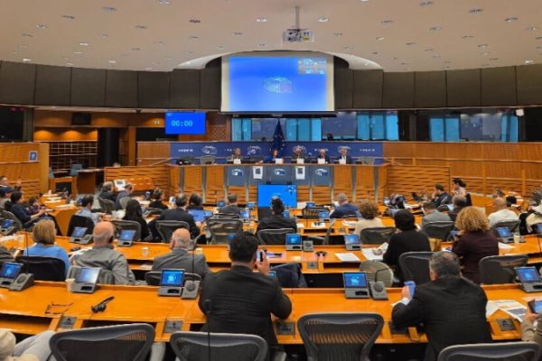 В Европарламенте призвали к построению демократического и децентрализованного Ирана