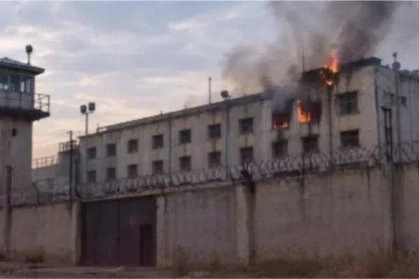 Число жертв пожара в тюрьме Кобани выросло до 10